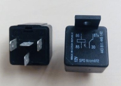 Relé rozpínacie 12V - N2